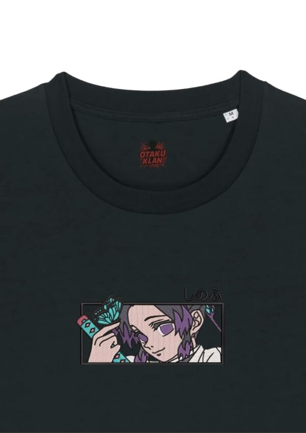 Camiseta Negra Detalle Danza de la Mariposa - Shinobu Kocho Danza de la Mariposa - Shinobu Kocho