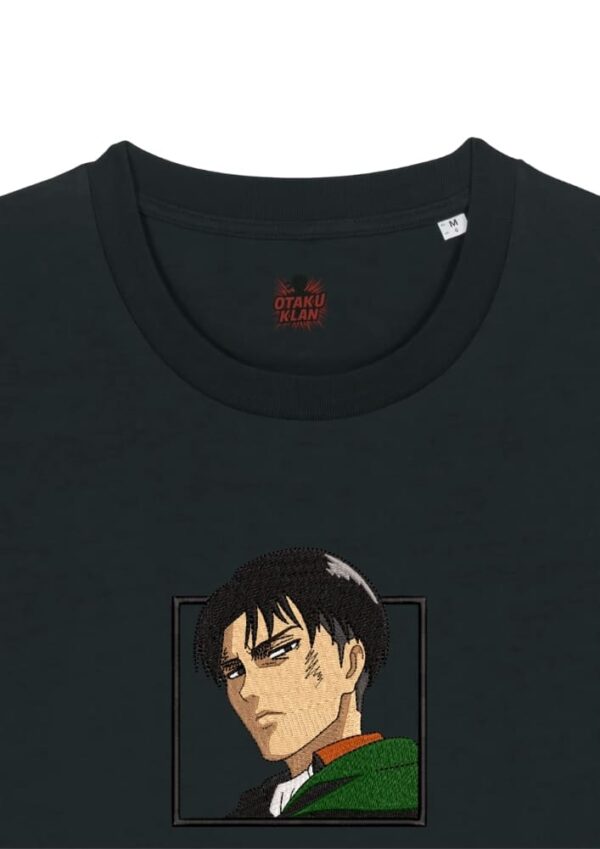 Camiseta Negra Detalle Mirada de Hierro - Levi Ackerman Mirada de Hierro - Levi Ackerman