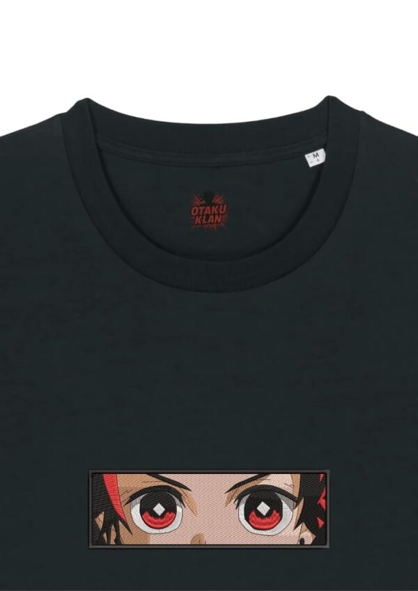 Camiseta Negra Detalle Mirada del Sol Naciente - Tanjiro Eyes Mirada del Sol Naciente - Tanjiro Kamado