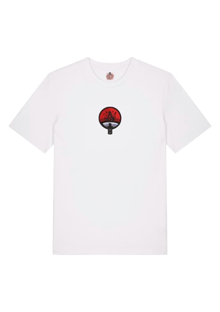 Camiseta Blanca Delantera Destino Uchiha - Itachi Uchiha Destino Uchiha - Itachi Uchiha