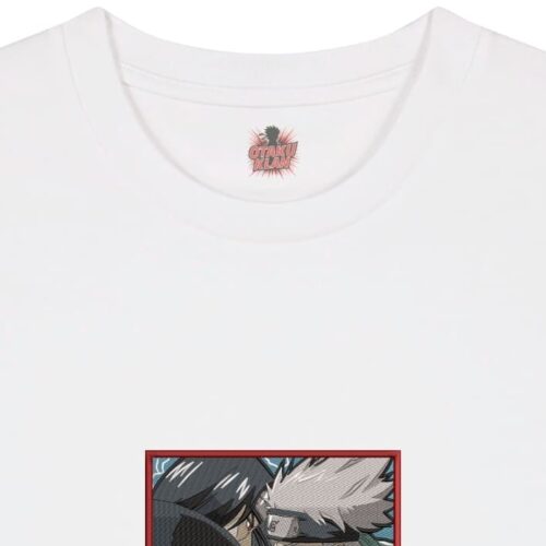 Camiseta Blanca Detalle Duelo de Miradas - Itachi Uchiha & Kakashi Hatake Duelo de Miradas - Itachi Uchiha & Kakashi Hatake
