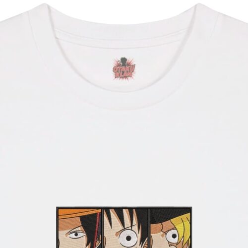 Camiseta Blanca Detalle Hermanos del Sombrero - Portgas D. Ace & Monkey D. Luffy & Sabo Hermanos del Sombrero - Portgas D. Ace & Monkey D. Luffy & Sabo
