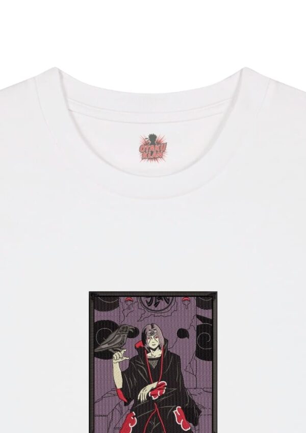 Camiseta Blanca Detalle Itachi Cuervo Sharingan - Itachi Uchiha Itachi Cuervo Sharingan - Itachi Uchiha