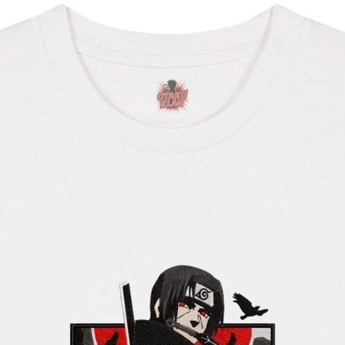 Camiseta Blanca Detalle Luna Roja Itachi - Itachi Uchiha Luna Roja Itachi - Itachi Uchiha
