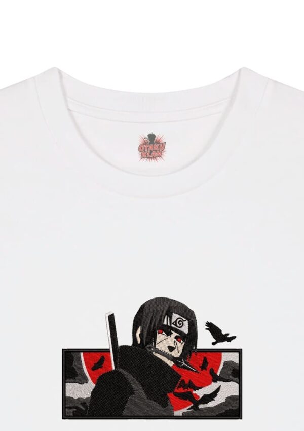 Camiseta Blanca Detalle Luna Roja Itachi - Itachi Uchiha Luna Roja Itachi - Itachi Uchiha