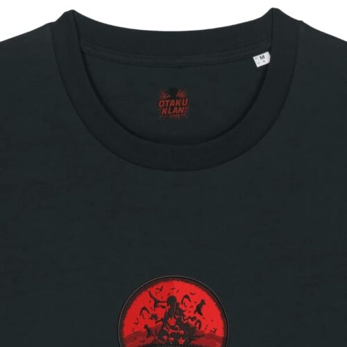 Camiseta Negra Detalle Destino Uchiha - Itachi Uchiha Destino Uchiha - Itachi Uchiha