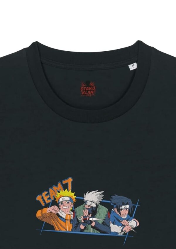 Camiseta Negra Detalle Team 7 - Naruto Uzumaki & Kakashi Hatake & Sasuke Uchiha Team 7 - Naruto Uzumaki & Kakashi Hatake & Sasuke Uchiha